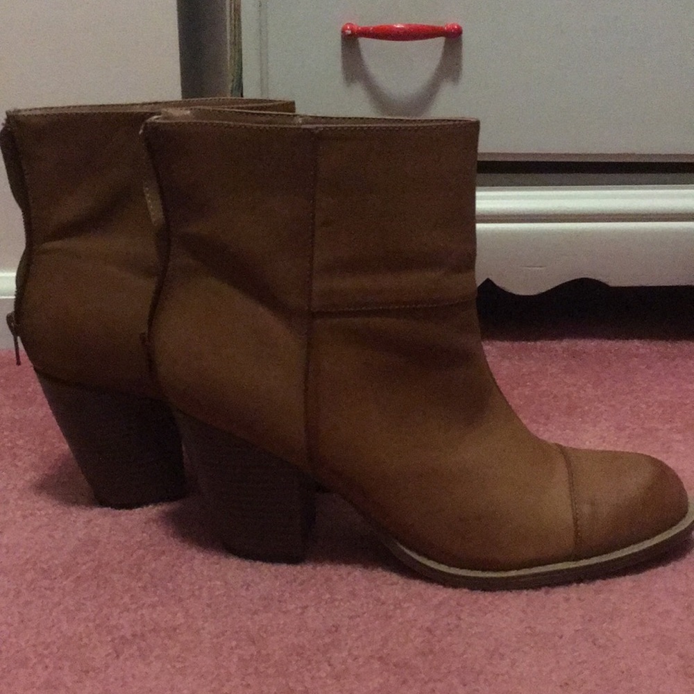 tan ankle booty